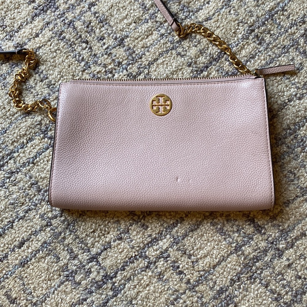 Tory Burch Mini Everly Leather Crossbody in Shell Pink - Picture 2 of 6